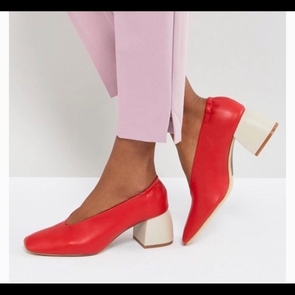 pointed shoes with block heel